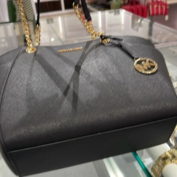 Michael Kors MICHAEL KORS
Jet Set Large Saffiano Leather Shoulder Tote Bag
NWT - Picture 11 of 16